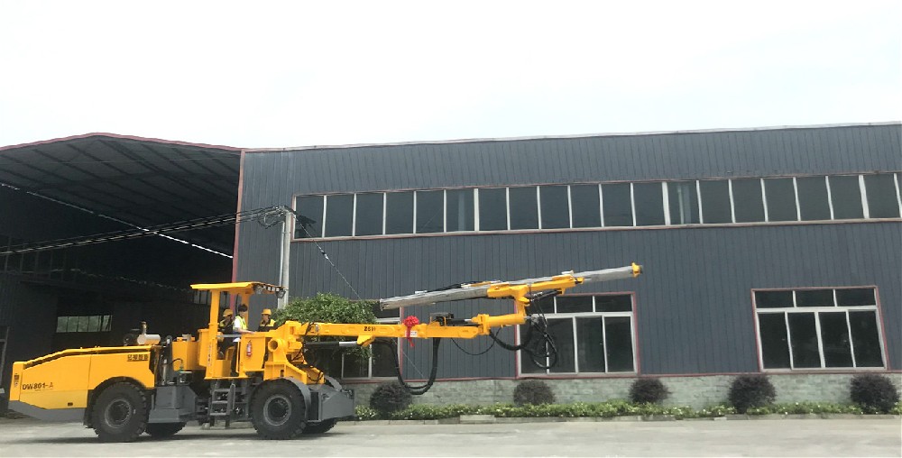 【硬核实力】钻神发货ZML160钻机和DW801台车分别运往广西、浙江