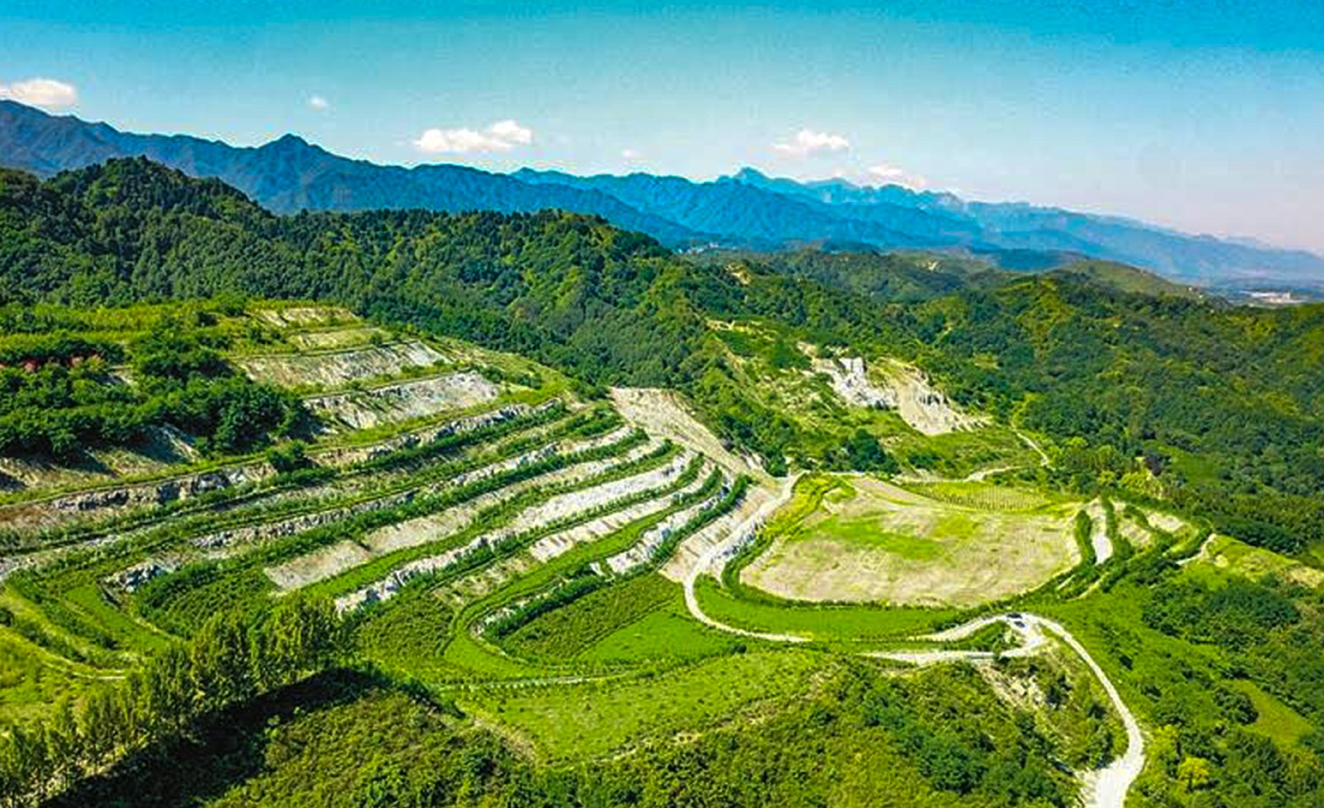 绿色矿山.jpg